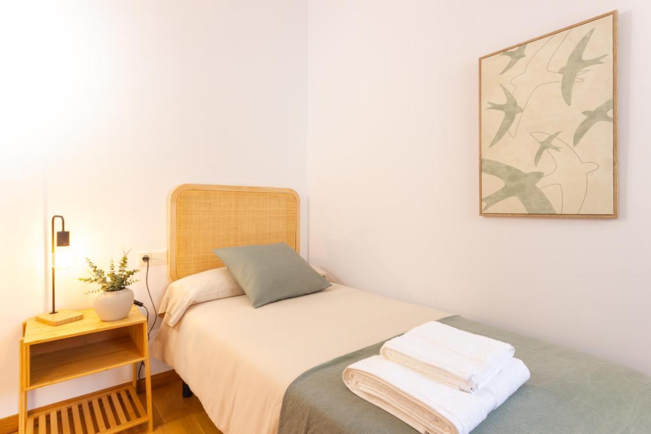 Elegante Duplex En Terrassa, Barcelona Lägenhet Exteriör bild